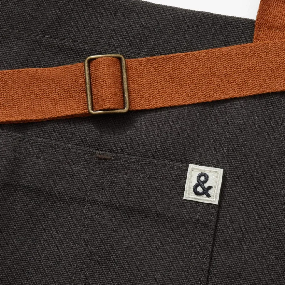 Essential Apron Pets